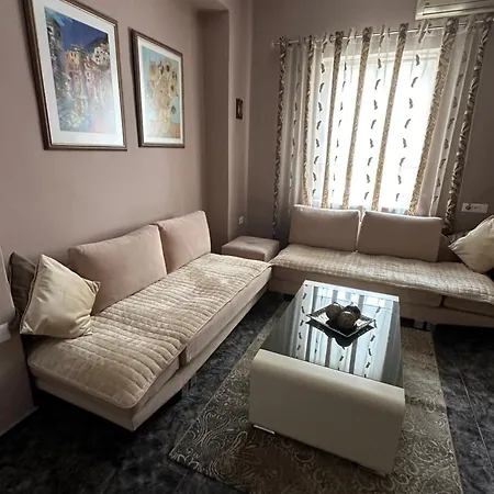 Midtown Cozy * تيرانا