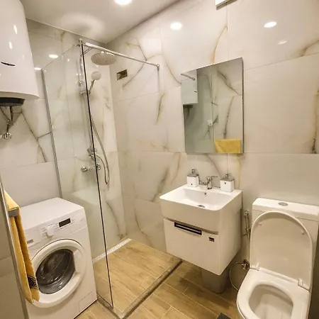 Midtown Cozy Apartman Tirana